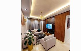 Modern Apartment Opposite The Hassan2 Mosque, Very Well Equipped And Stylish, 85 M2 With Gym And Direct Sea View With Underground Garage , Prohibits Unmarried Couples Of Arab Origin