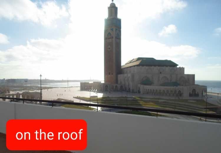 Modern Apartment Opposite The Hassan2 Mosque, Very Well Equipped And Stylish, 85 M2 With Gym And Direct Sea View With Underground Garage , Prohibits Unmarried Couples Of Arab Origin Casablanca Exterior photo
