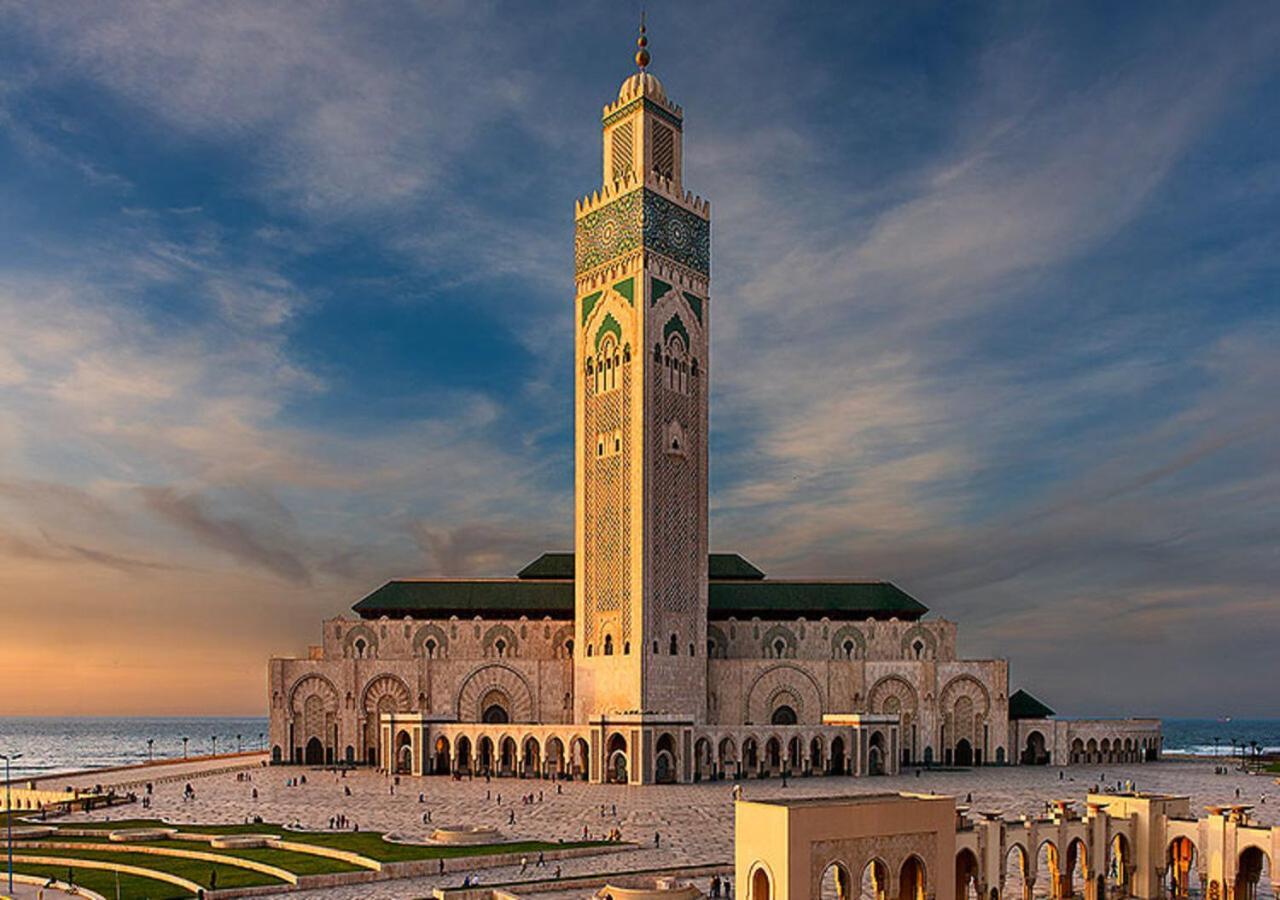 Modern Apartment Opposite The Hassan2 Mosque, Very Well Equipped And Stylish, 85 M2 With Gym And Direct Sea View With Underground Garage , Prohibits Unmarried Couples Of Arab Origin Casablanca Exterior photo